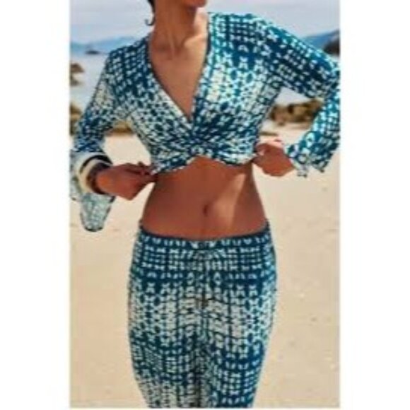 Zara Tops - Zara Printed Knot Cropped Top